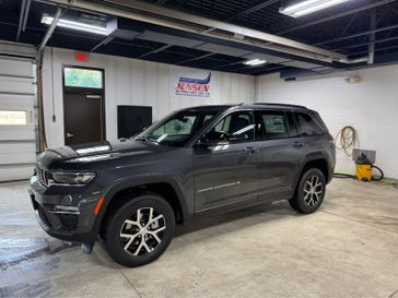 New 2025 Jeep Grand Cherokee Limited 4x4