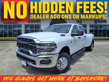 2025 RAM 3500 Tradesman Crew Cab 4x4 8' Box