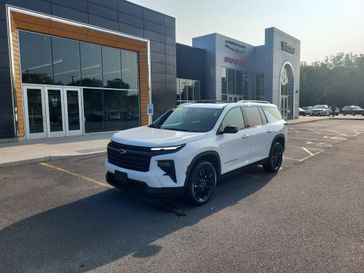 Used 2024 Chevrolet Traverse AWD LT