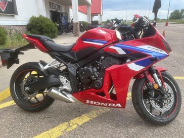 New 2026 Honda CBR650R E-CLUTCH 