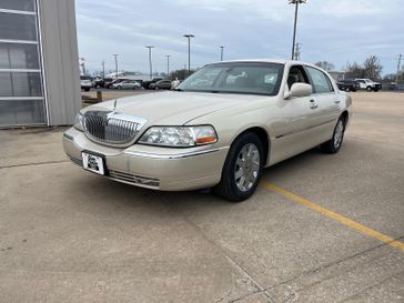 2003 Lincoln Town Car Cartier Premium