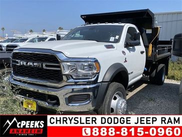 2022 RAM 5500 Tradesman Chassis Regular Cab 4x2 84' Ca in a Bright White Clear Coat exterior color and Diesel Gray/Blackinterior. McPeek's Chrysler Dodge Jeep Ram of Anaheim 888-861-6929 mcpeeksdodgeanaheim.com 