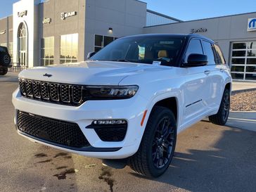 New 2025 Jeep Grand Cherokee Summit 4x4
