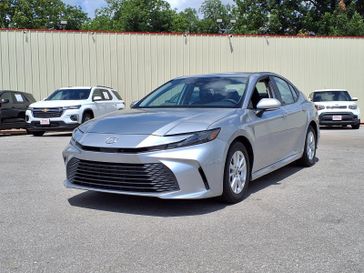 Used 2025 Toyota Camry Hybrid XLE