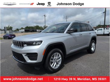 2025 Jeep Grand Cherokee Laredo X 4x2 Silver Zynith
