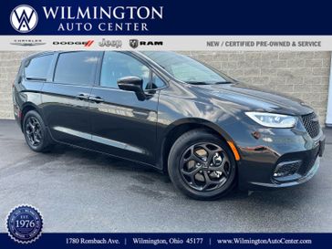 2022 Chrysler Pacifica Hybrid Touring L