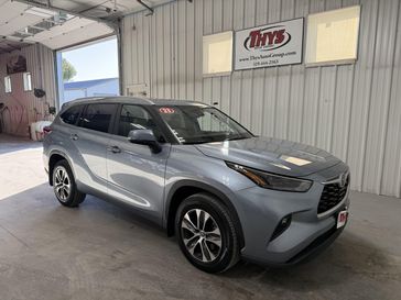 Used 2023 Toyota Highlander XLE