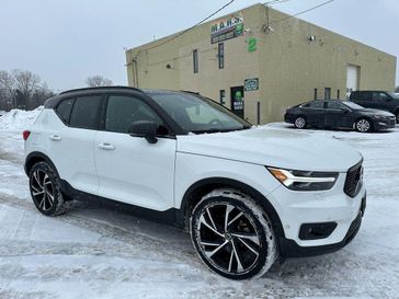 Used 2021 Volvo XC40 R-Design