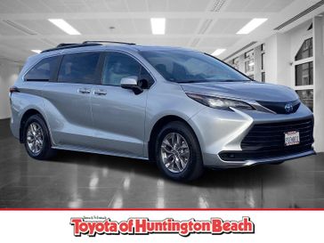 Used 2025 Toyota Sienna LE