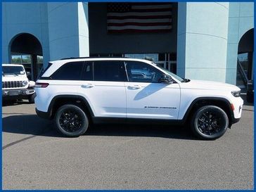 New 2025 Jeep Grand Cherokee 