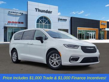 Used 2024 Chrysler Pacifica Touring L