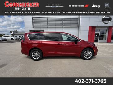 New 2026 Chrysler Pacifica Select