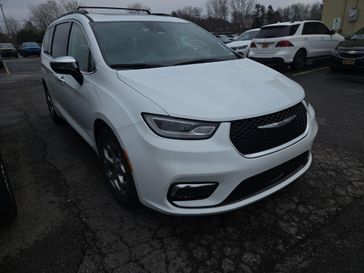 Used 2023 Chrysler Pacifica Limited