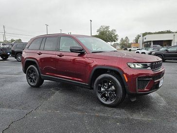 New 2026 Jeep Grand Cherokee Laredo Altitude 4x4