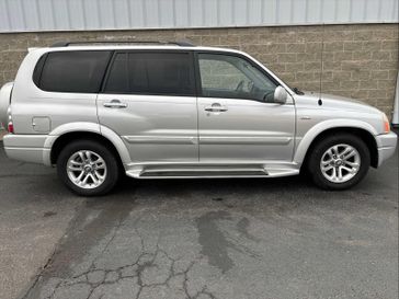 2004 Suzuki XL-7 LX in a Azure Gray Metallic exterior color and Grayinterior. Wilmington Auto Center Chrysler Dodge Jeep Ram (937) 556-6430 wilmingtonautocentercdjr.com 