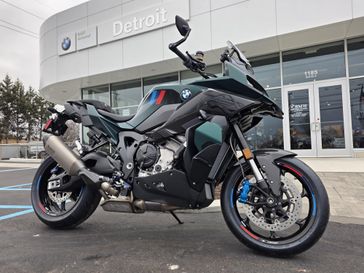 New 2026 BMW M1000XR 