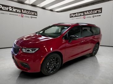 New 2026 Chrysler Pacifica Limited Awd