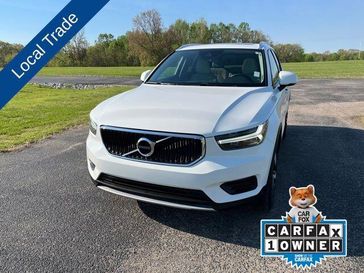 Used 2020 Volvo XC40 Momentum