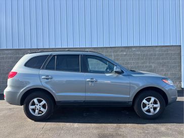 2008 Hyundai Santa Fe GLS in a Steel Gray exterior color and Grayinterior. Wilmington Auto Center Chrysler Dodge Jeep Ram (937) 556-6430 wilmingtonautocentercdjr.com 