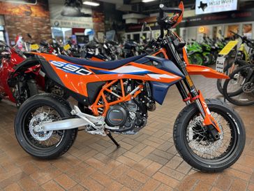 2024 KTM 690 SMC R