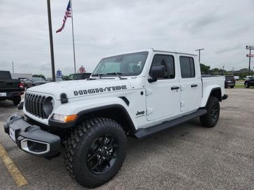 New 2025 Jeep Gladiator High Tide 4x4