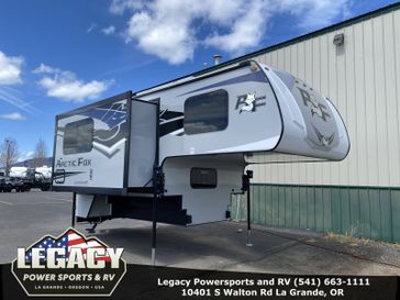 2024 ARCTIC FOX 990  in a MOON STONE exterior color. Legacy Powersports 541-663-1111 legacypowersports.net 