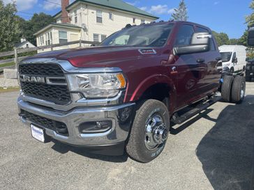 2024 RAM 3500 Tradesman Crew Cab Chassis 4x4 60' Ca