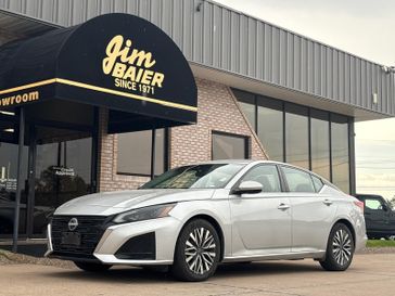 Used 2023 Nissan Altima 2.5 SV