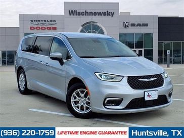 Used 2023 Chrysler Pacifica Touring L