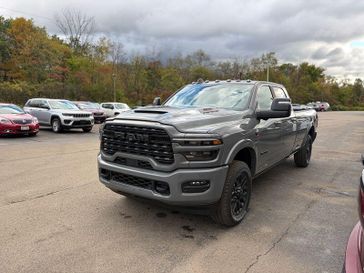 New 2027 RAM 3500 Limited Crew Cab 4x4 8' Box