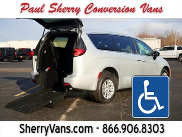 New 2026 Chrysler Pacifica Select