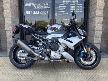 2025 BMW M1000R 