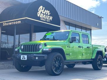 2025 Jeep Gladiator Nighthawk 4x4