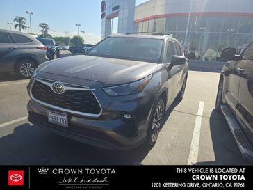 Used 2023 Toyota Highlander XLE