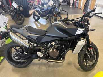 2025 HUSQVARNA SVARTPILEN 801 