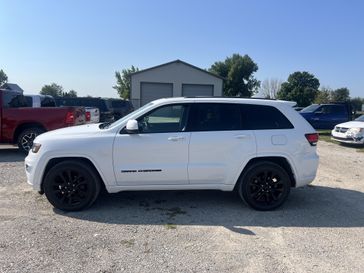 Used 2017 Jeep Grand Cherokee Altitude