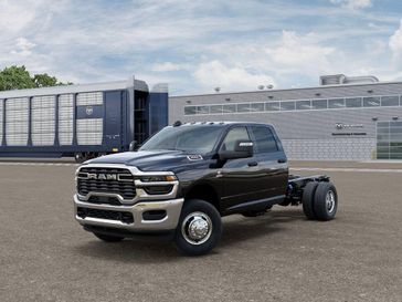 New 2026 RAM 3500 Tradesman Crew Cab Chassis 4x4 60' Ca