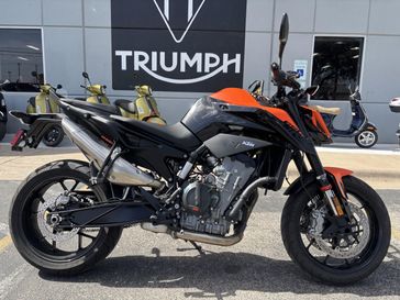 2022 KTM Duke 890 