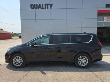 Used 2024 Chrysler Pacifica Touring L