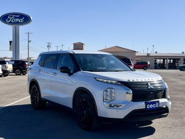 Used 2024 Mitsubishi Outlander SE