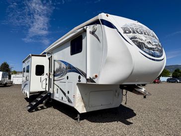 Used 2012 HEARTLAND BIGHORN 3185RL 