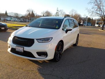 2023 Chrysler Pacifica S Appearance 