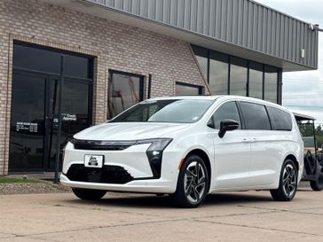 New 2027 Chrysler Pacifica Limited