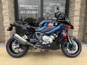 2025 BMW M1000XR 
