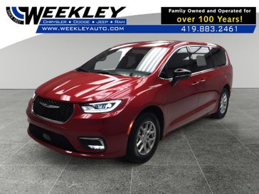 New 2026 Chrysler Pacifica Select