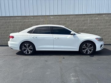 Used 2022 Volkswagen Passat 2.0T SE
