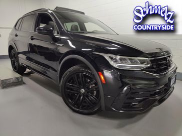 2022 Volkswagen Tiguan SE R-Line Black AWD w/Sunroof