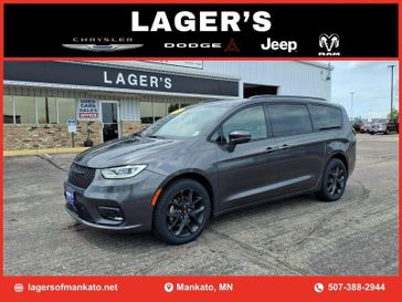 Used 2021 Chrysler Pacifica Limited