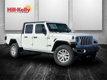 2023 Jeep Gladiator Sport S 4x4 in a Bright White Clear Coat exterior color and Blackinterior. Hill-Kelly Dodge (850) 786-2130 hillkellydodge.com 