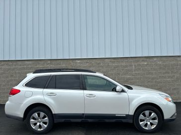 2011 Subaru Outback 2.5i Limited Pwr Moon/Nav